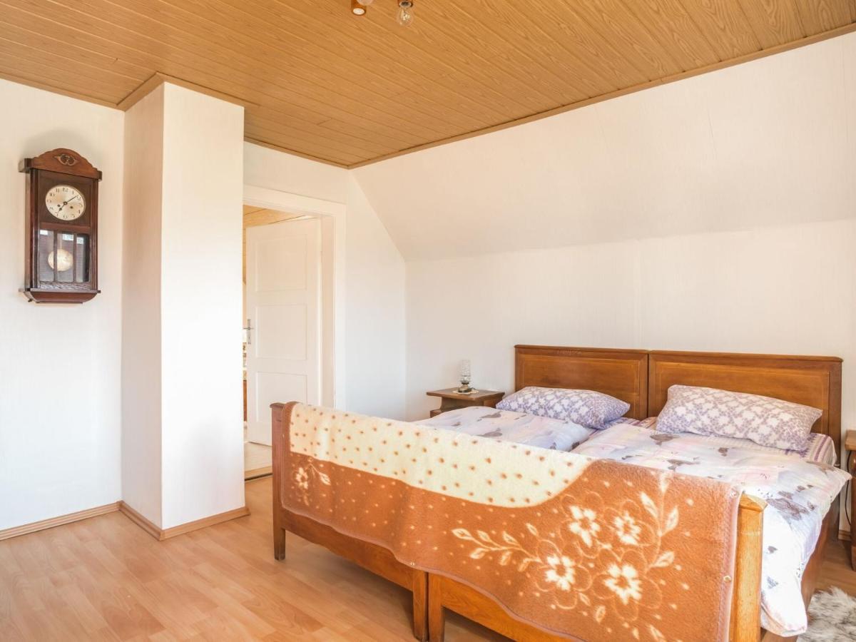 Alluring Holiday Home In Meisdorf With Garden Exteriör bild